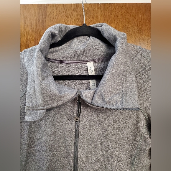 Lululemon - Be Present Jacket - Picture 3 of 14